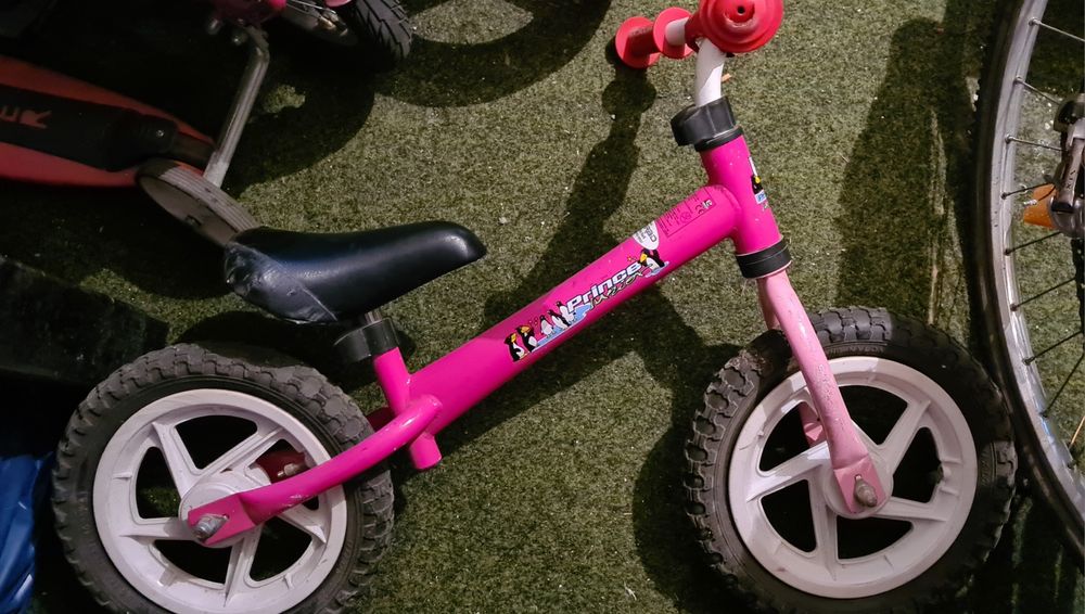 Bicicletă fără pedale.