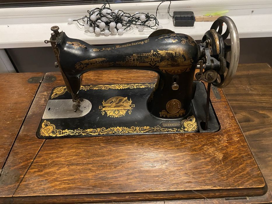 Masina de cusut SINGER