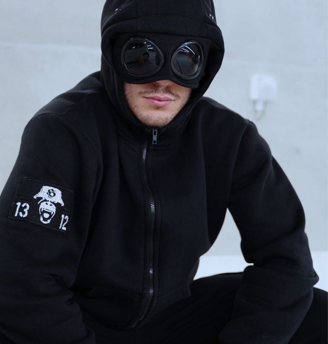 Goglle zipped hoodie  ultras