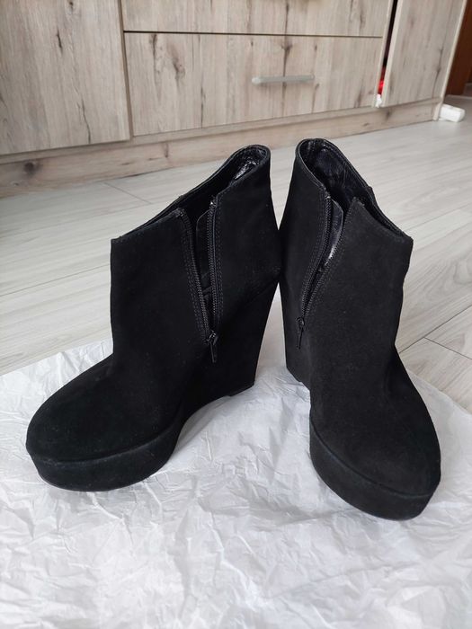 Боти от естествена кожа