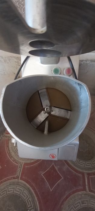 Gosht poliz maxsulotlarini maydalashga moljallangan myasarovka sotilad