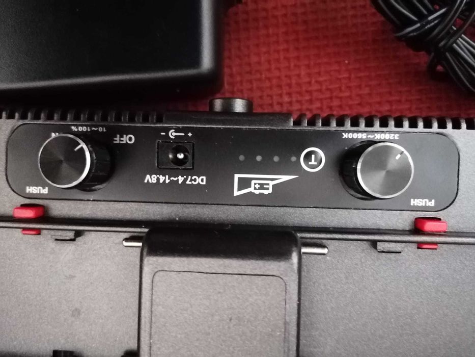 Lampa Video VL-312 BiColor 312 leduri 3200-5600K cu incarcator 220/12v