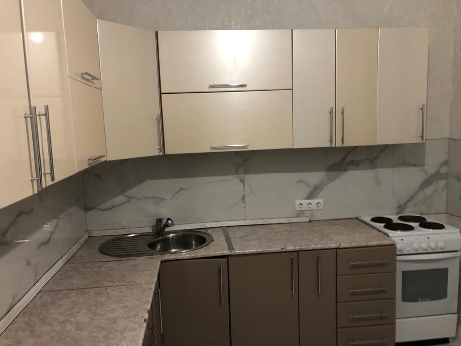 Сдам 2 комнатную  квартиру.