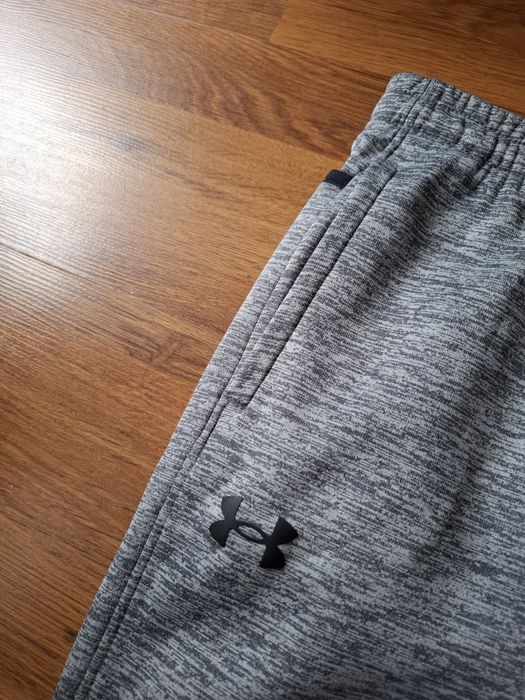 Under Armour мъжко долнище и Суичър M размер.