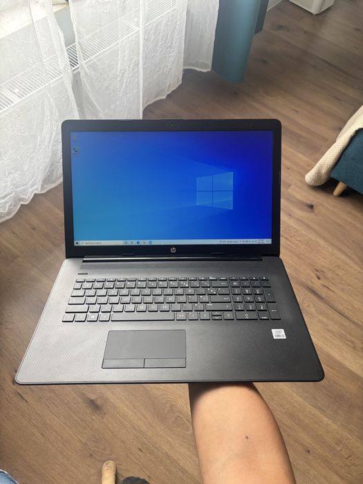 Hp 17,3” • i3 generatia 10• impecabil!