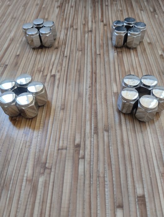 Колесные гайки .