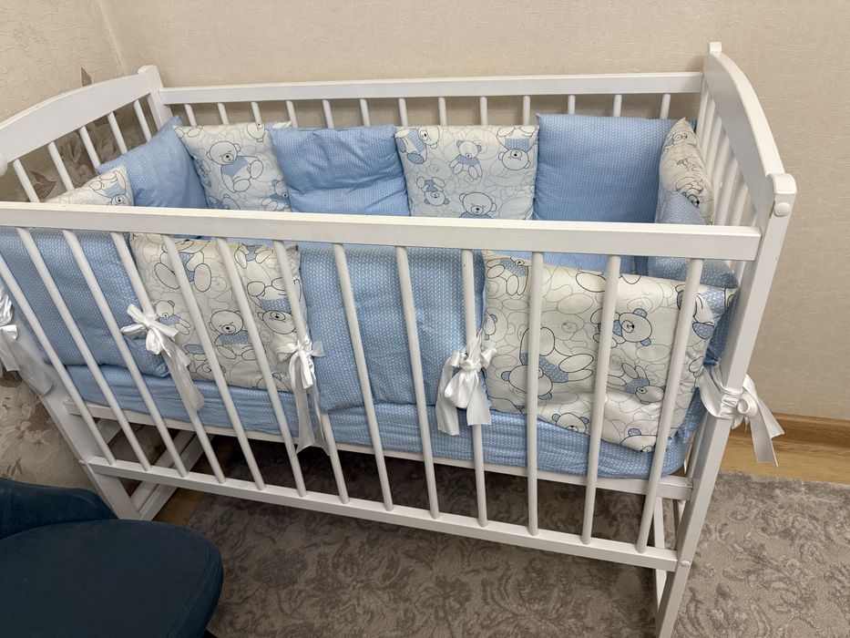 Продам манеж с матрасом бортиками и одеялом