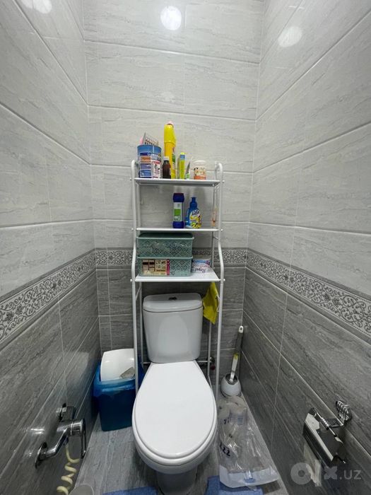 Продается двухэтажный коттедж (общий двор )