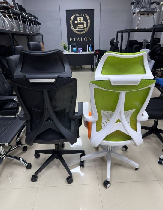 Офисное кресло модель lare black