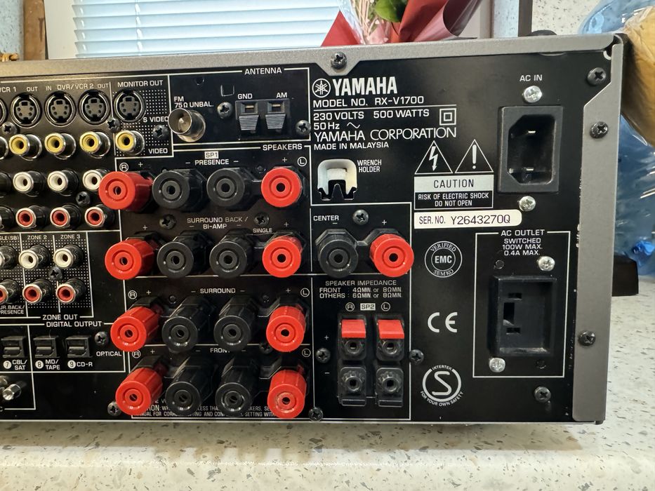 Yamaha RX-V1700 усилвател ресивър