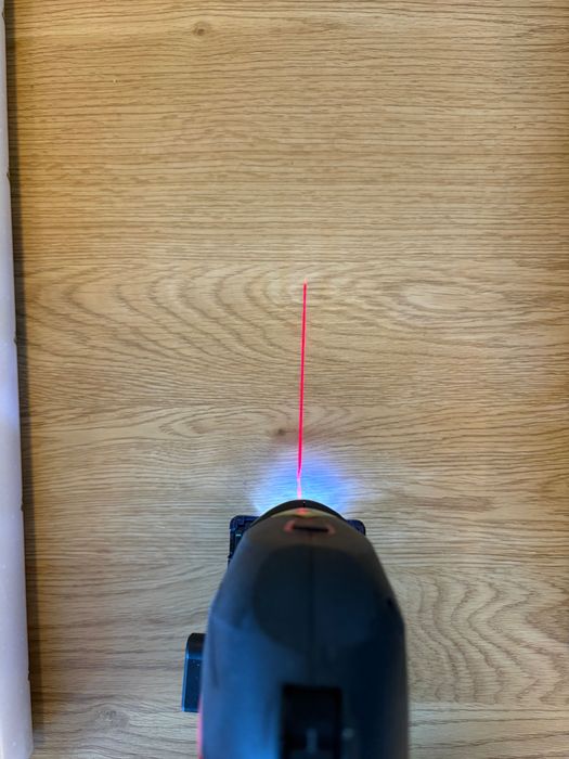 Прободен трион Inventiv 750W с лазер + куфар