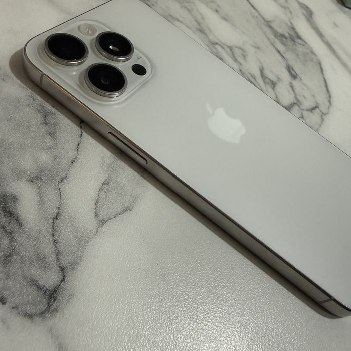 Продам айфон 15 про макс ,256гб