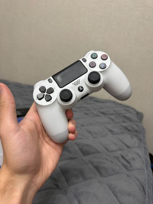 Геймпад Sony DualShock 4 (Белый) + коробка