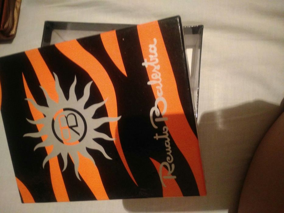 Продавам чисто нов портфейл