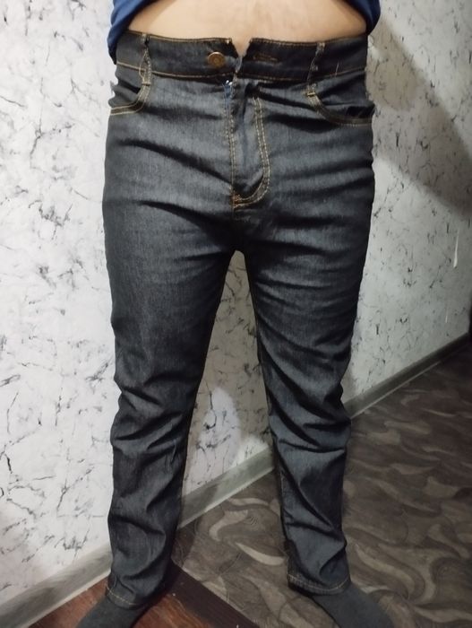 Продам мужские джинсы