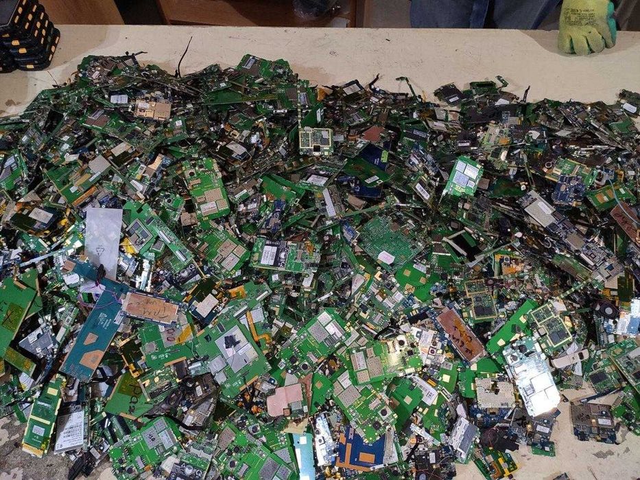 плата и микросхема кабылдаймыз