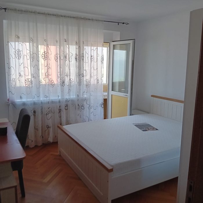Camera libera in apartament cu 3 camere, Podu ros