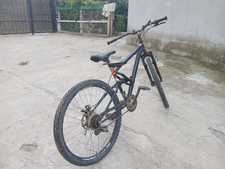 Vând bicicletă cu pană