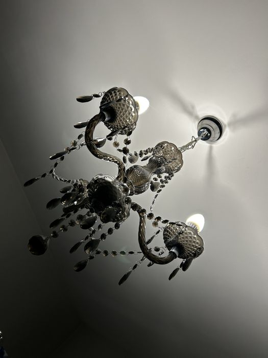 Абажур с кристали и висящ абажур