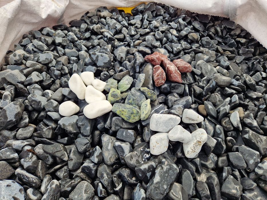 Petricele marmura rotungita Alba, ROȘIE, GRI, pentru amenajare grădină