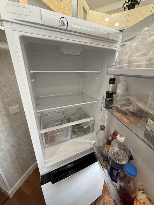 Холодильник indesit