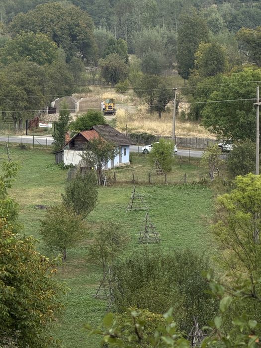 TEREN 3.898 mp + Căsuță | Sboghițești – Nucșoara, Argeș | Zonă de munte, liniște și peisaje deosebite | 39.999 €
