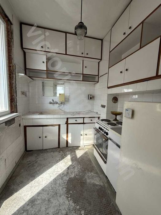 Продава се Четиристаен апартамент в Велико Търново, Център - 175 кв.м за 972 €/кв.м - Снимка #9