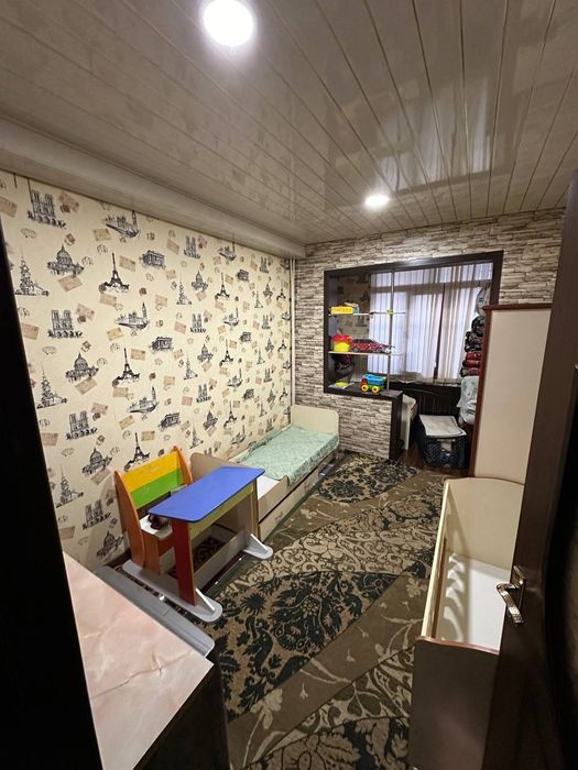 Продаётся своя просторная квартира на Каракамыш2/5,  1 этаж, 9этажный