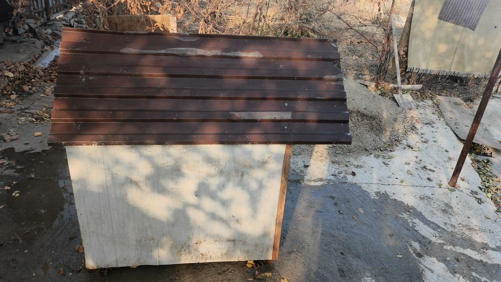 Большая будка для собаки