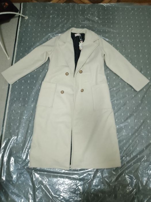 Palto sotiladi ichi astarli hali kiyilmagan yangi