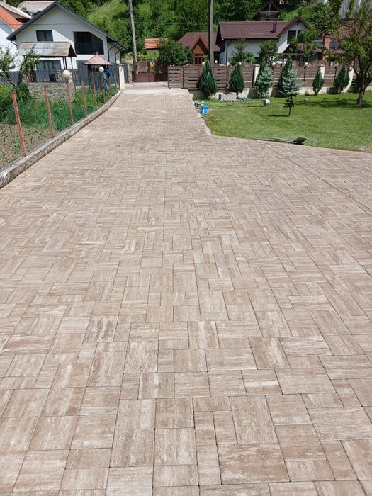 MONTAJ  PAVAJ  0763893554