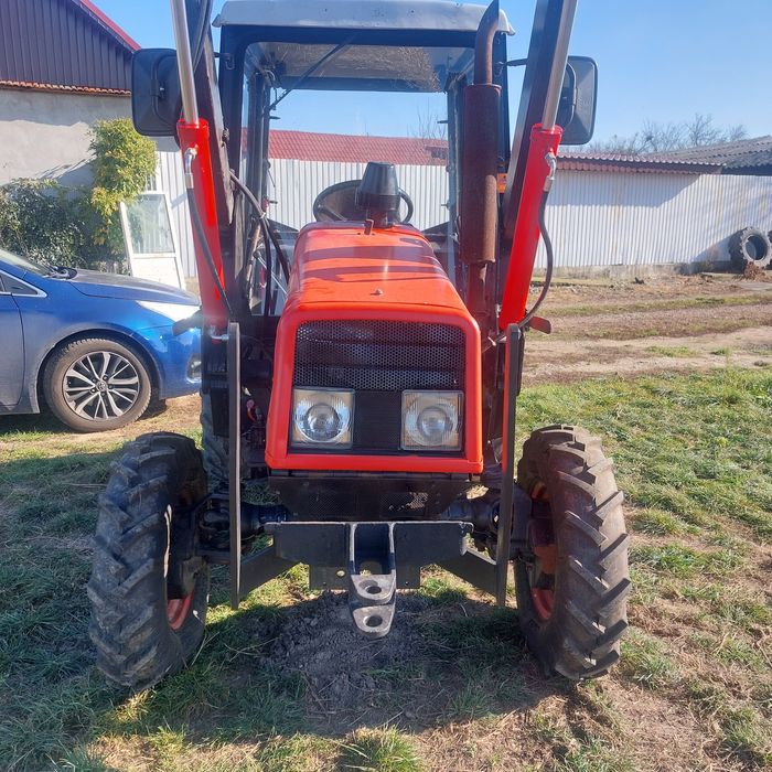 Tractor MTZ Belarus 320   4x4 cu incarcator