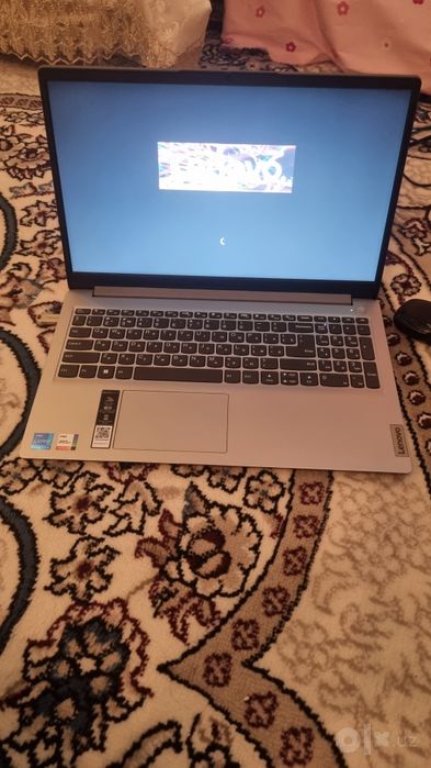 Lenovo nootbuk sotiladi