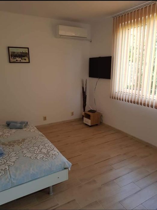 Дава се под наем Едностаен апартамент в Русе, Център - 32 кв.м за 193.8 € - Снимка #4