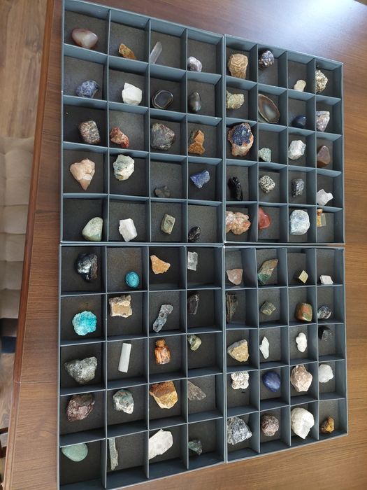 Colecție de  de pietre semiprețioase.