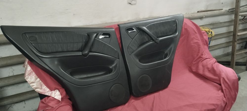 Продам дверные карты на Мерседес МЛ W163, 2000 год,  удовлетворительно