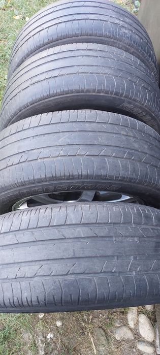 Vând jante cu cauciucuri de vara