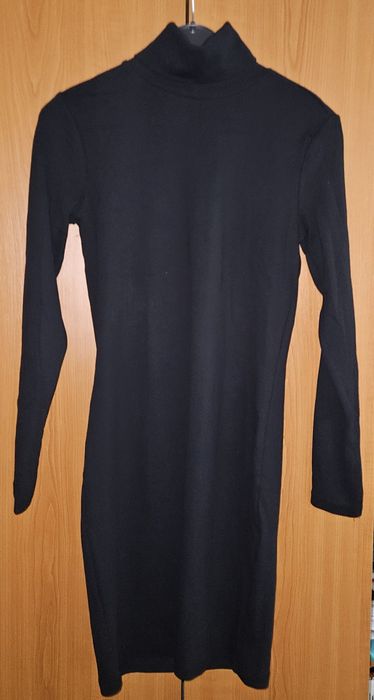 Rochie neagră scurtă bodycon