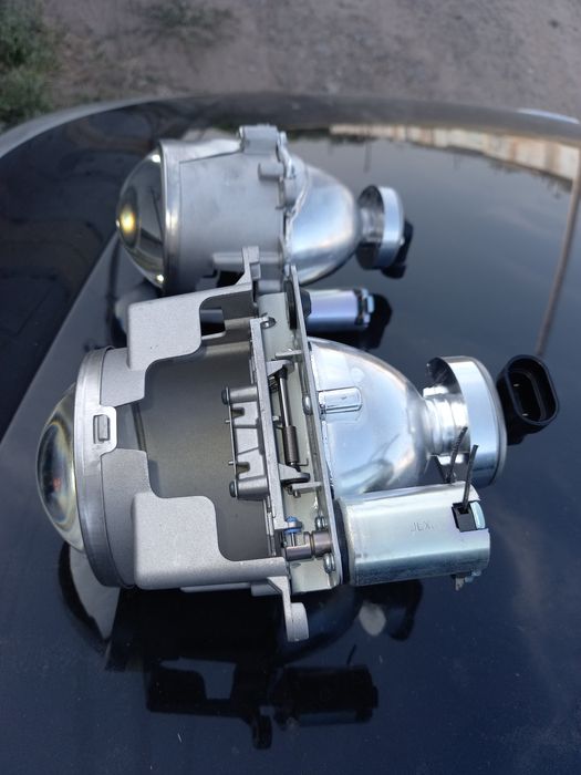 Продам линзы КИА РИО 3