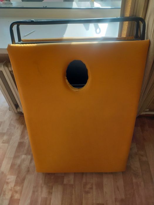 Продаётся складной массажный стол