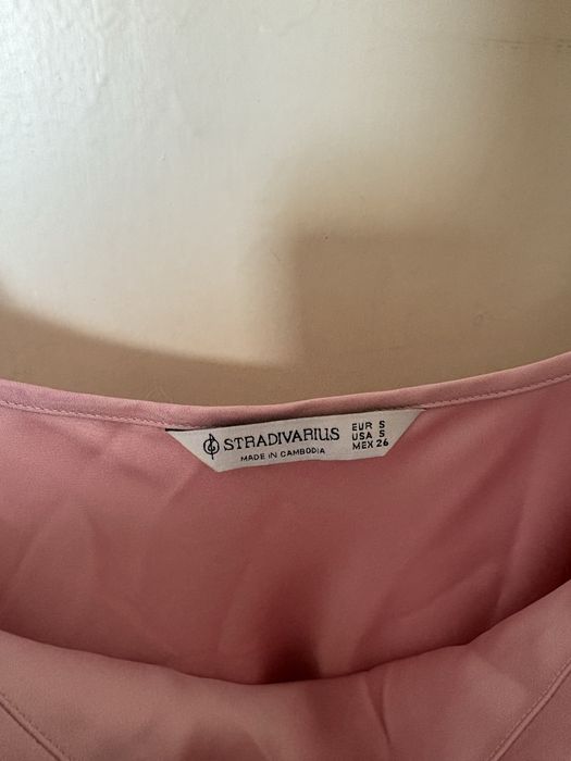 Розови рокли сатен