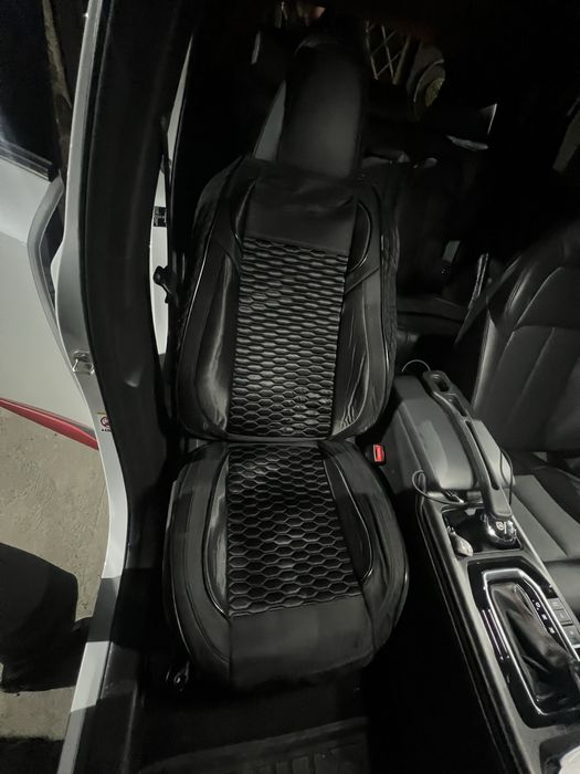 Черный чехол для авто