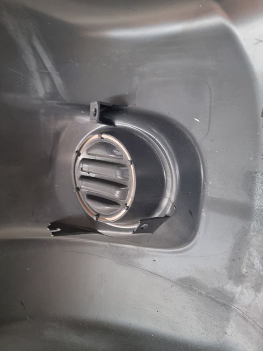 Бампер от тайота хайлюкс 2010г.