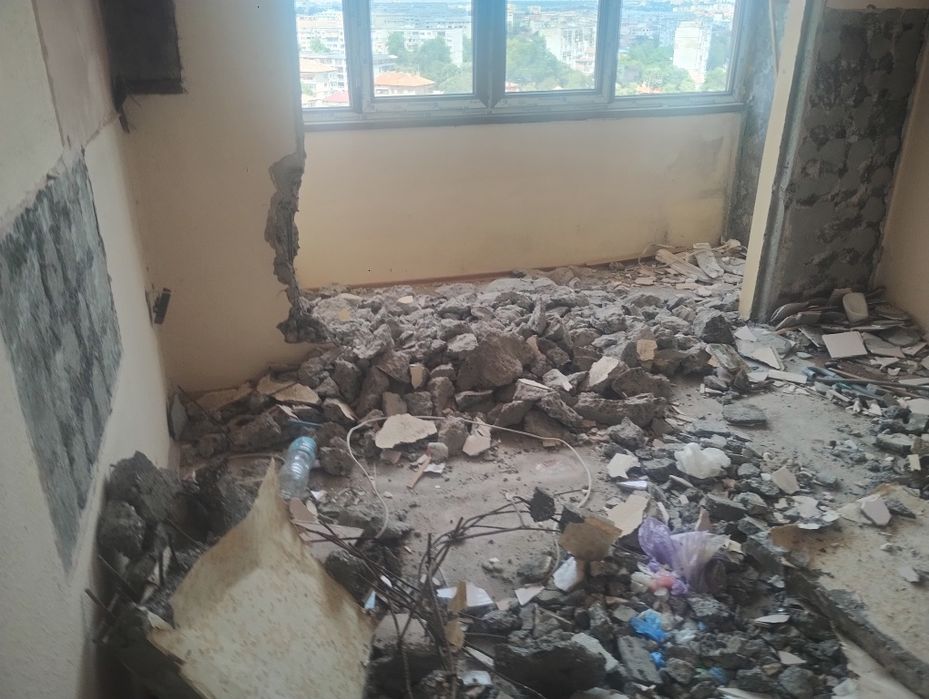 Къртене,пробива,събаря, извозване на строителните отпадъци