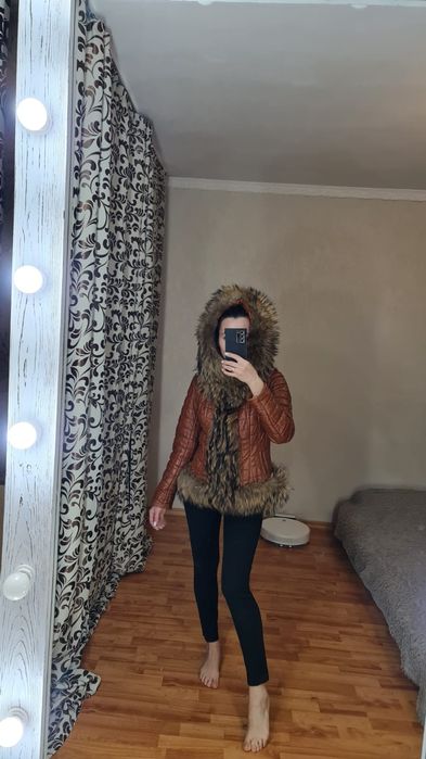 Куртка осенняя кожанная