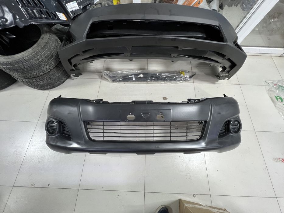 Бампер переднии Hilux