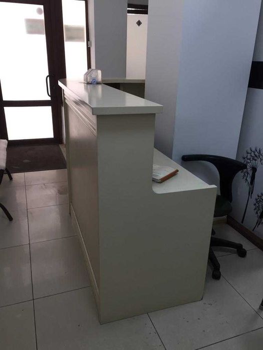 Ресепшн деревянный белый