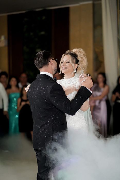 Costum de ceremonie mire