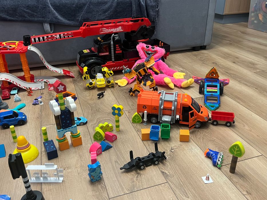 Продам детские игрушки