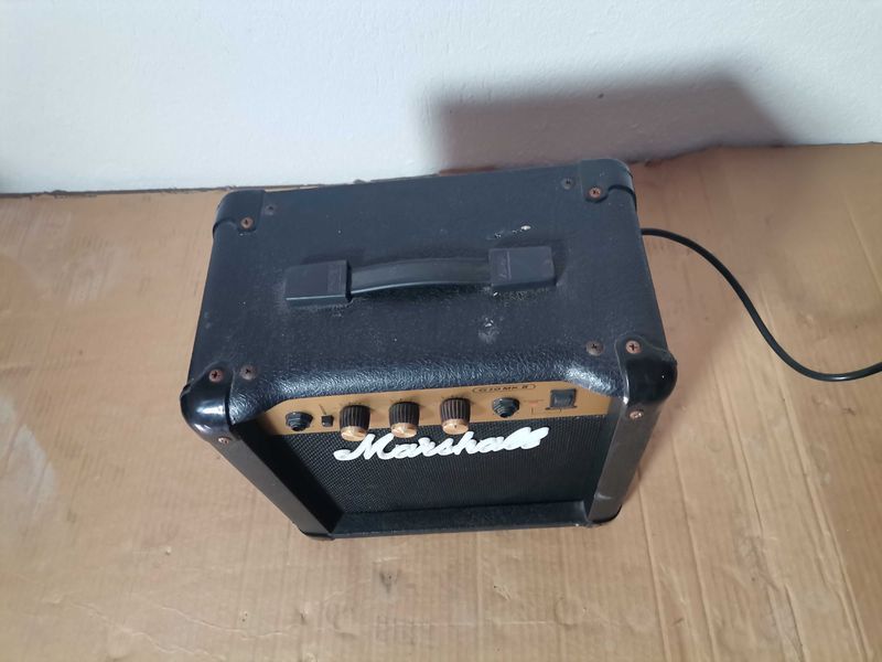 Кубе - Marshall G10MK